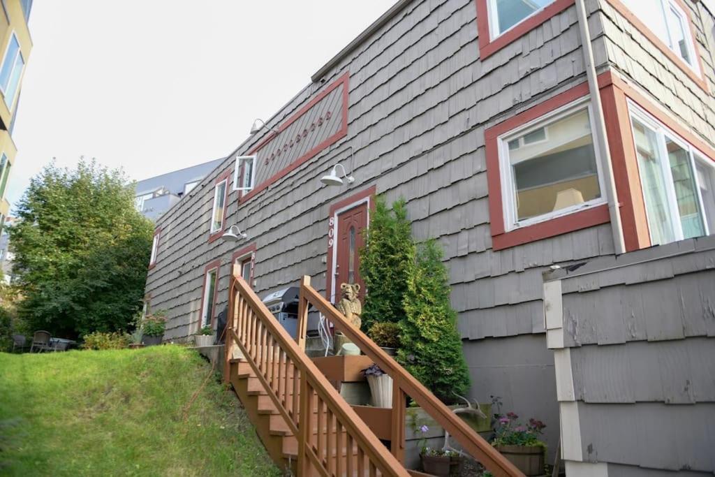 Modern Condo Steps From The Ocean アンカレッジ エクステリア 写真